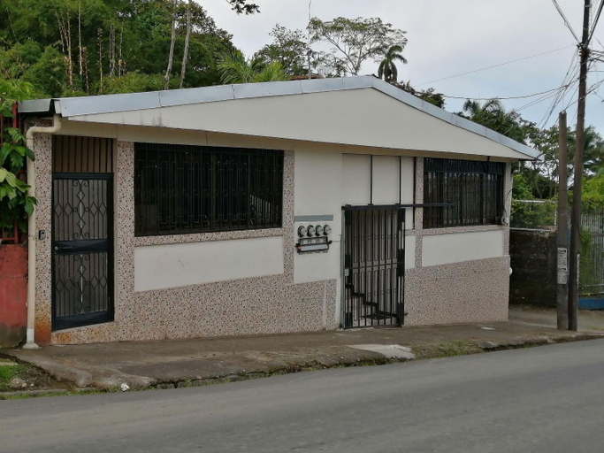 Exterior & Views, Marta's Guesthouses, apartamentos con entrada autonoma, Limón