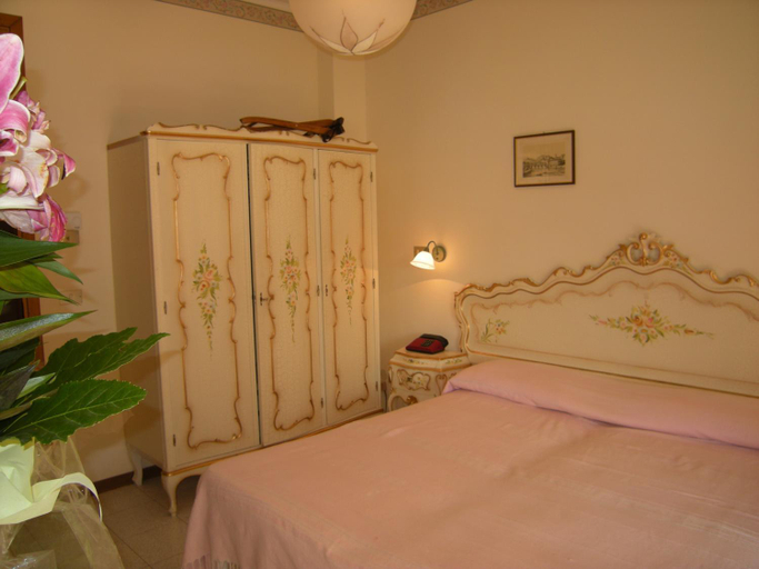 Bedroom 2, Hotel Continental, Venezia