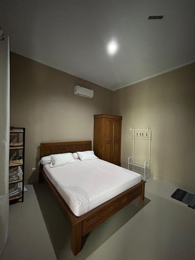 Bedroom 13