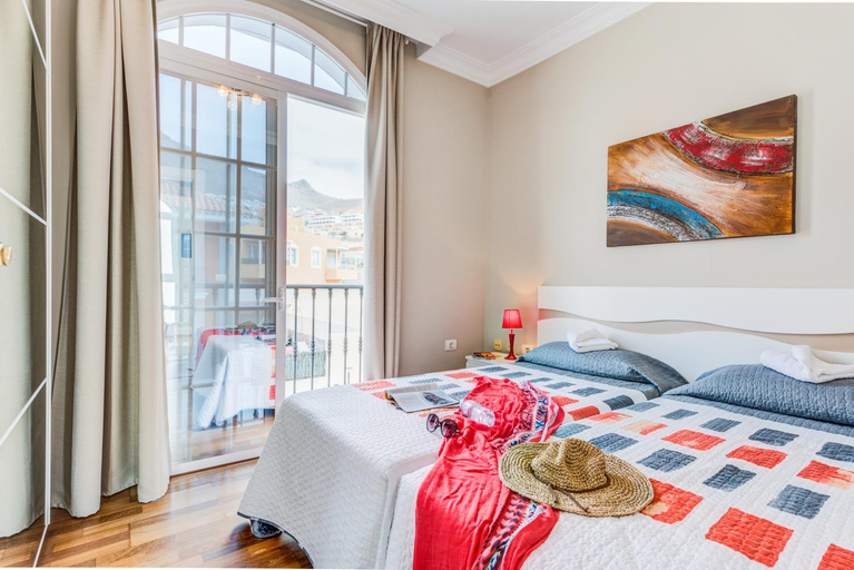 Bedroom 3, LUXURY WHITE VILLA with sea view, heated pool, Santa Cruz de Tenerife