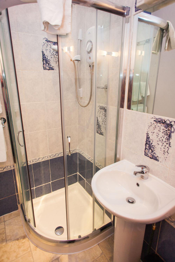 Bathroom 2, Pulteney House, Bath and North East Somerset