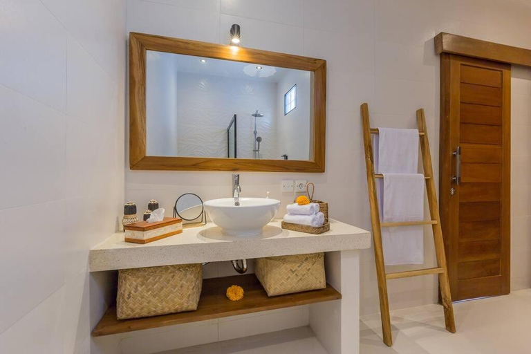 Bathroom 3, Villa Lima - 5 bdrs, BBQ, Living room with Ac and private pool, Badung