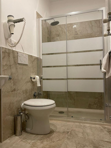 Others 3, Casa di Stefano, Rome
