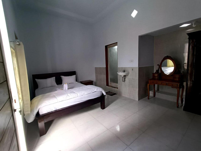 Others 3, Roy Guest House, Badung