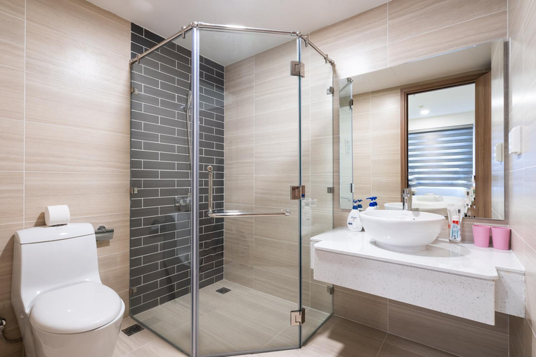 Bathroom 12