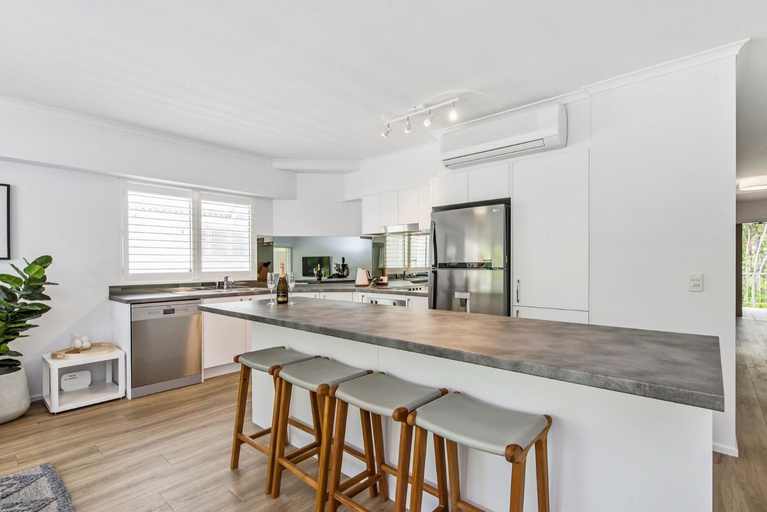 Others 5, 6 Riverside Noosa, Noosa - Noosa-Noosaville