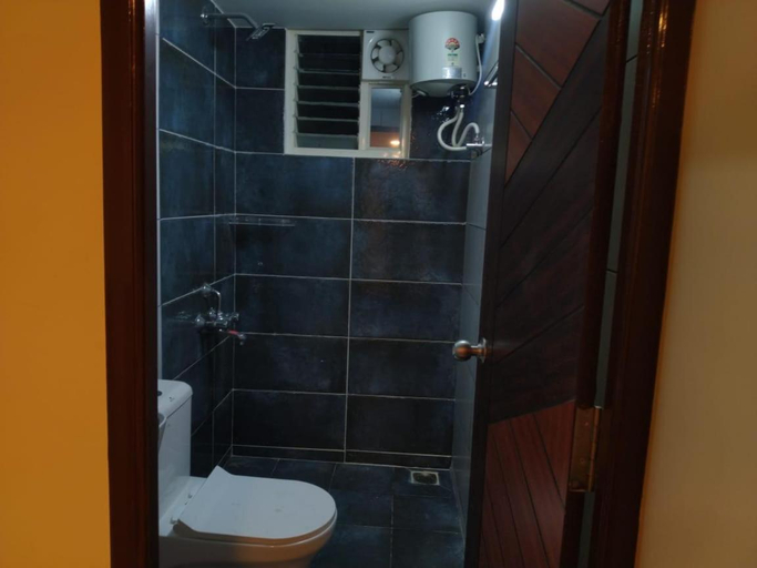 Bathroom 2, OGinn, Chennai