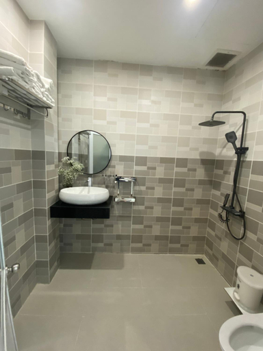 Bathroom 3, Anh Tuấn Hotel, Bạc Liêu