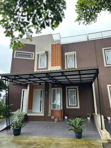 Exterior 1