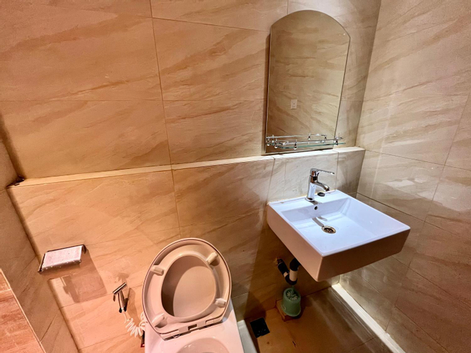 Bathroom 10