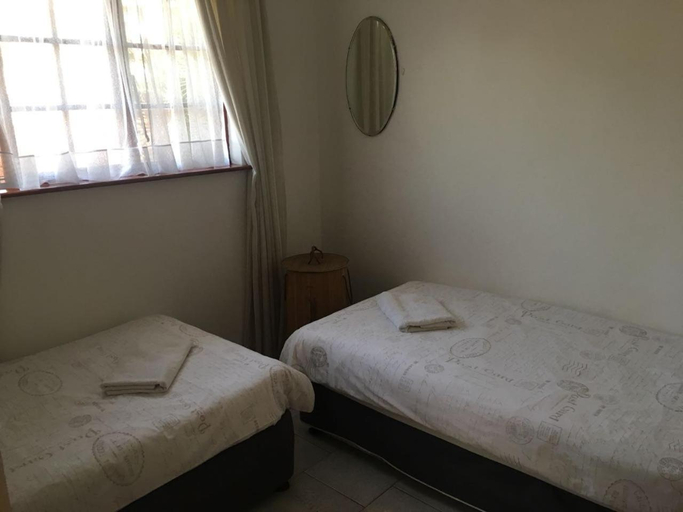 Others 4, Smiths Cottage, eThekwini