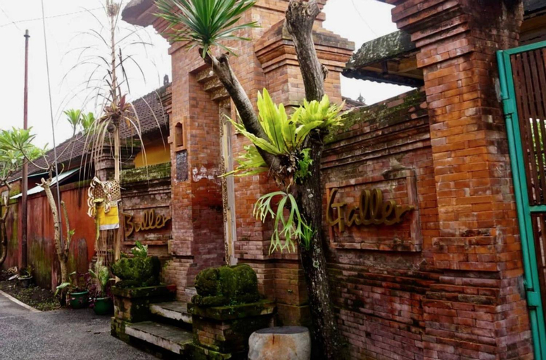 Royen Balinese Family Guest House- Traditional Batuan Homestay, Gianyar