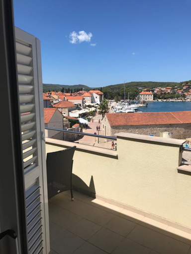 5, JELSA center-Sea view apartment near the beach - B2, Jelsa