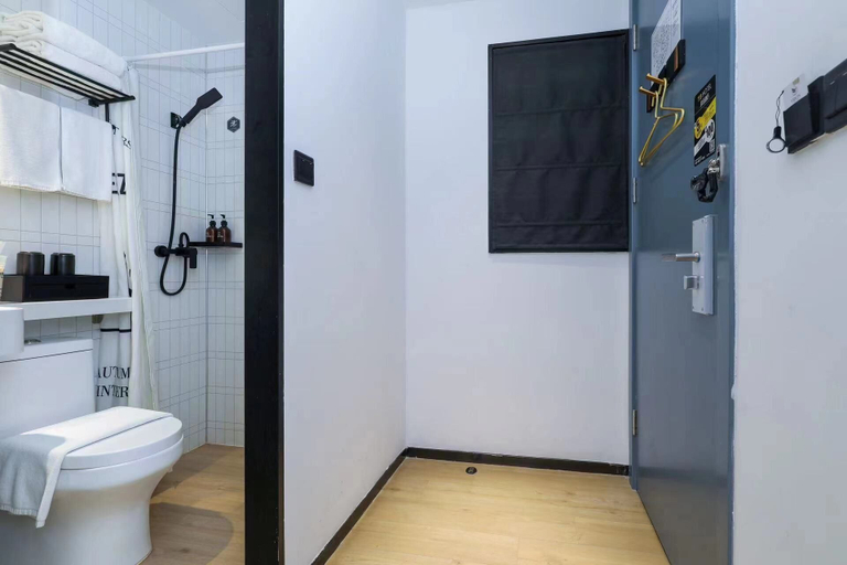 Bathroom, YIBAIJIUDIANNANWAITANDIAN, Shanghai
