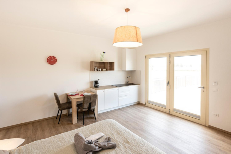 Others 2, BORGOROMA - Business & Apartments, Verona