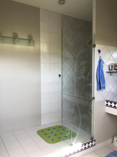 Bathroom 3, Chambres d'Hotes La mesange a tete Bleue, Saône-et-Loire