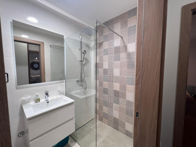 Bathroom 3, White Homes 1BR/APT•Master Quart