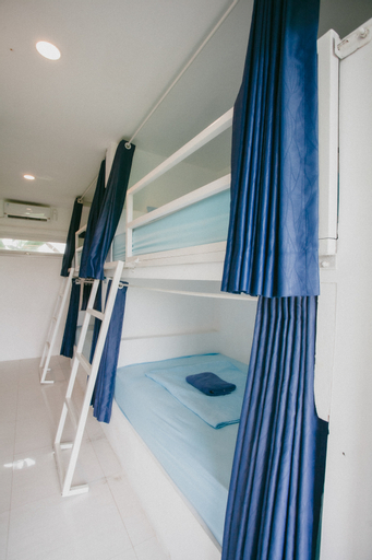 Bedroom 28