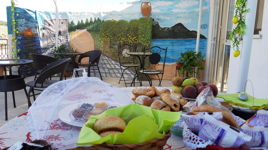 Others 4, B&B La Giara, Catania