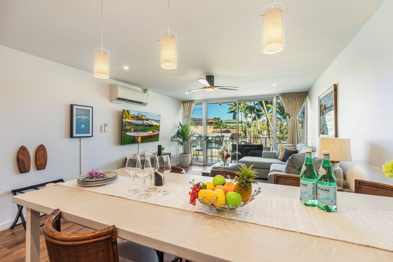 Food & Drinks 4, Kuau Plaza Paia Condo with Parking, Maui