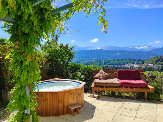 Others 4, Le Belvedere : chambres et table d'hotes, Savoie