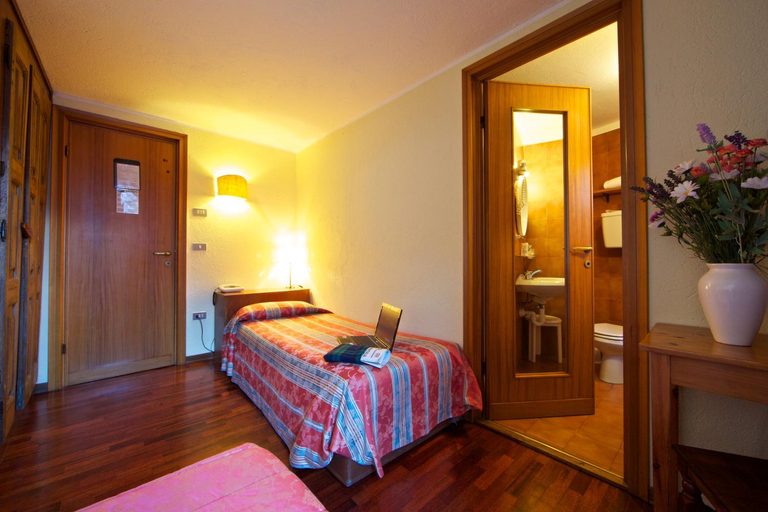 Bedroom 3, Hotel Dolonne, Aosta