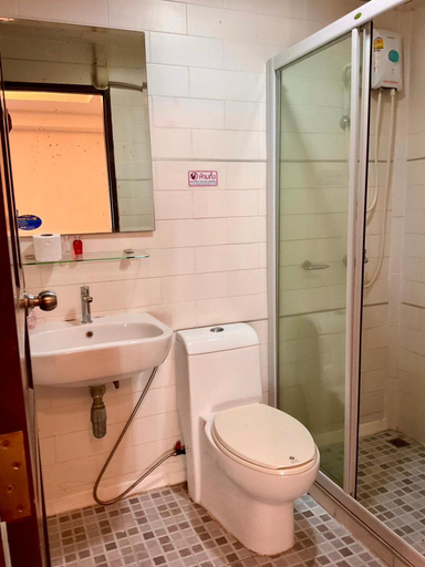 Bathroom 5, Sota Residence Inn, Pattaya