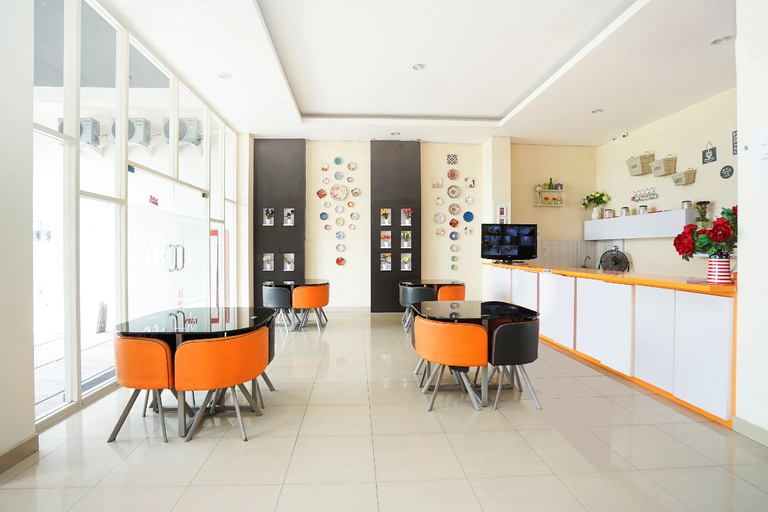 Food & Drinks 3, Pratisarawirya Hotel, Surabaya
