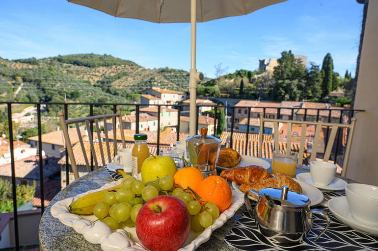 Food & Drinks 5, Il Chiostro Appartamenti & Suites, Livorno