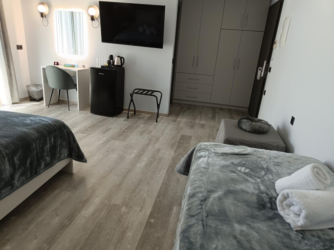 Others 5, Oikos 9 Rooms and Suites, West Greece