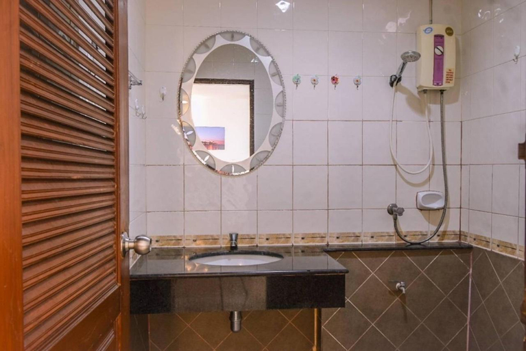 Bathroom 3, We Residence, Pattaya