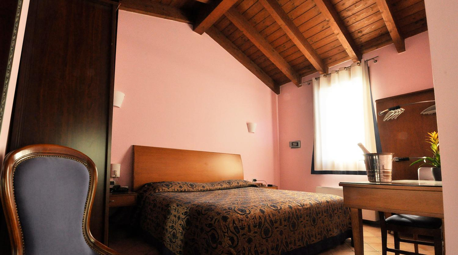 Others 4, Locanda Baraca, Padua