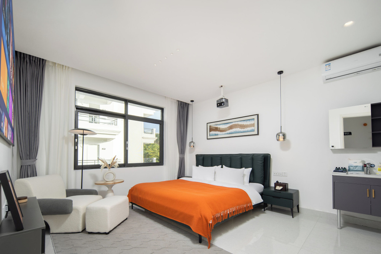 Bedroom 2, Dragging Water to Lead Mountain, Sanya