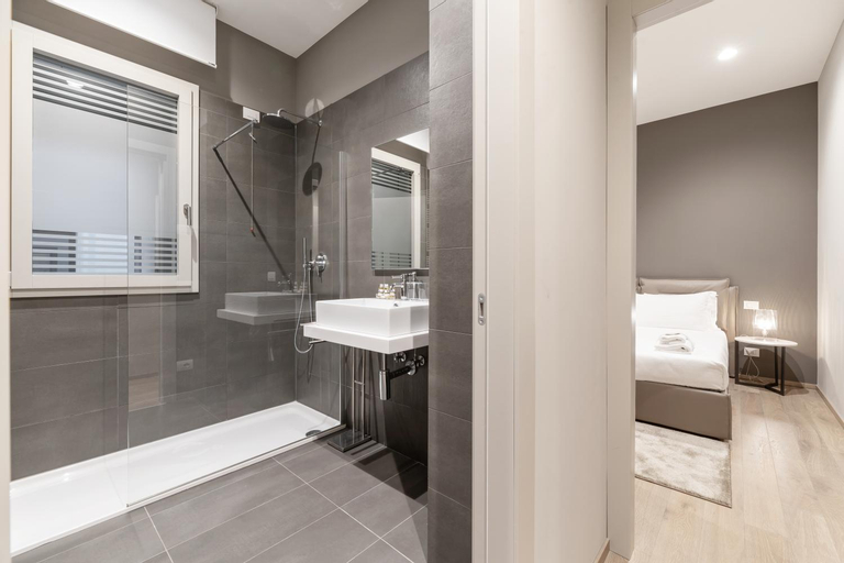 Bathroom 10