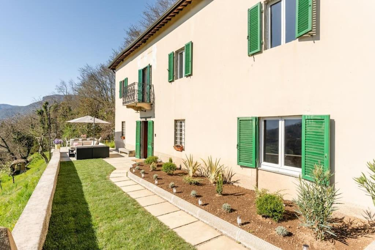 * Farmhouse with views * Walk to everything, Lucca