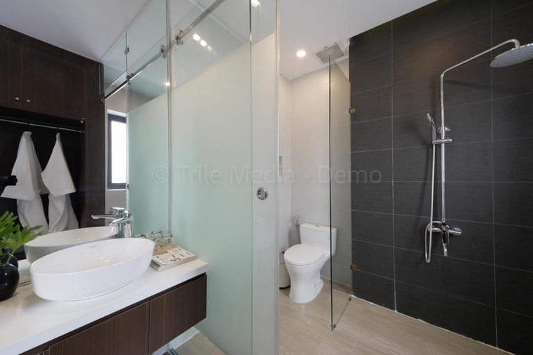 Bathroom 4, Lion King Hotel, Da Nang
