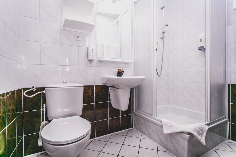 Bathroom 2, Hotel Twins, Warsaw