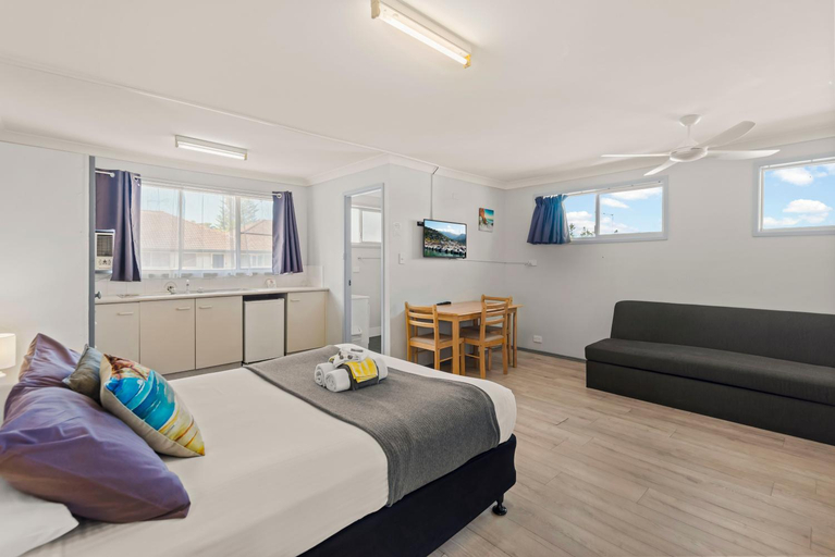 Bedroom 2, Pacific Motor Inn, Richmond Valley Bal