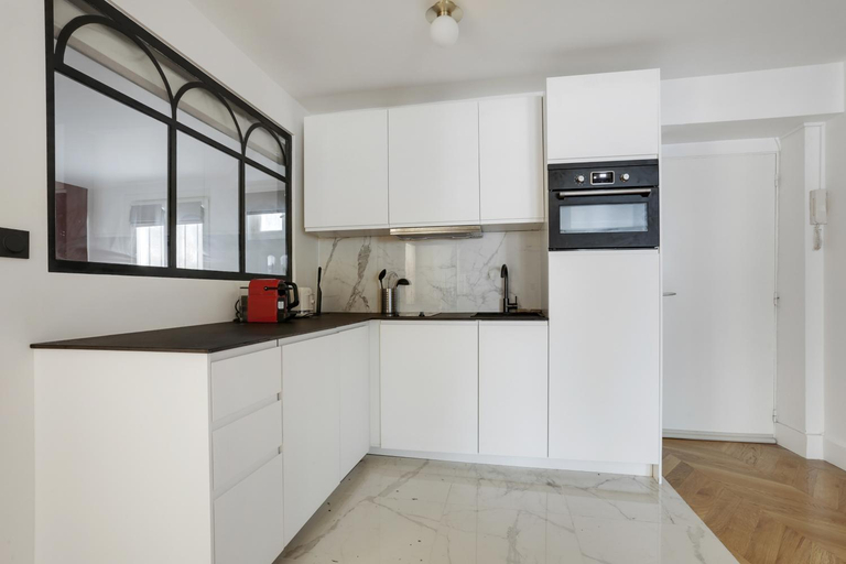 Others 5, Apartments in the heart of Paris in Sentier, Paris