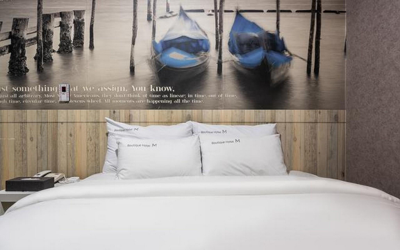 Bedroom 2, Jinju M Hotel, Jinju