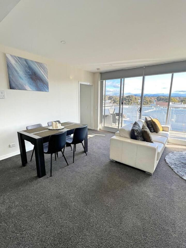 Others 3, Spacious & High in the Skyplaza - 1bd 1bth Apt, Canberra