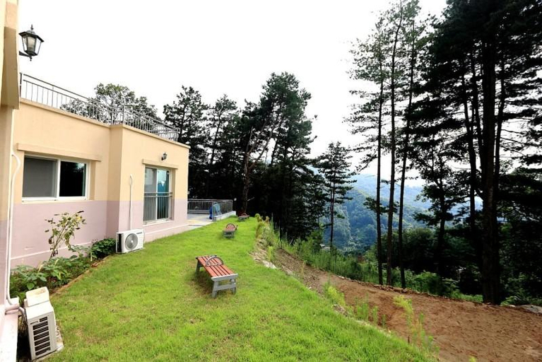 Exterior & Views 4, Yangpyeong First House Pension Under the Sky, Gapyeong