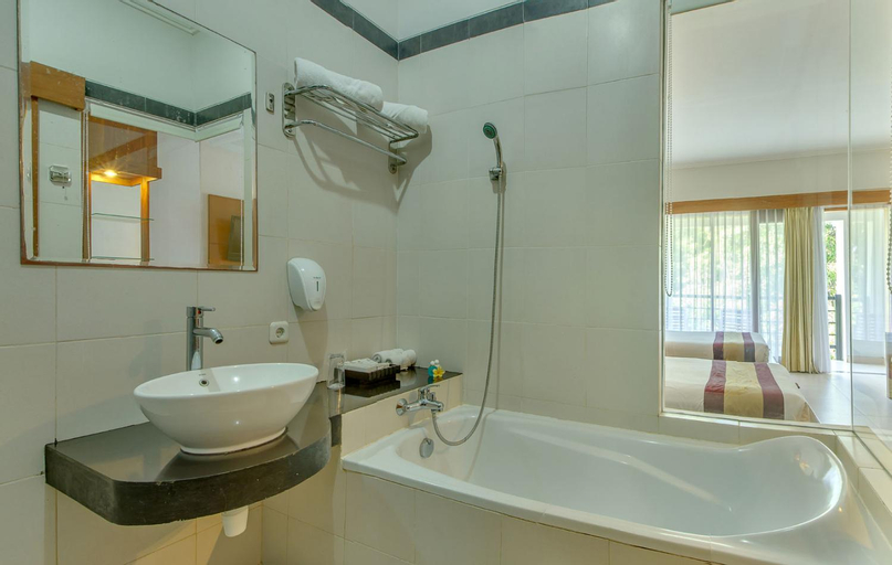 Bathroom 14