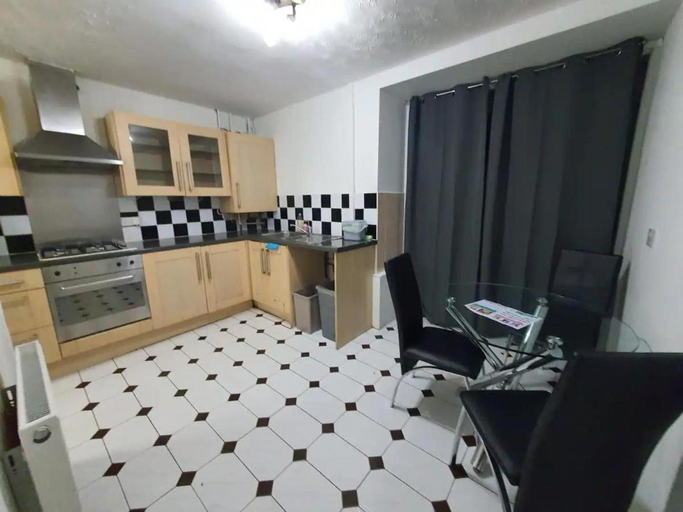 Others 4, Double Bedroom WD Greater Manchester, Rochdale