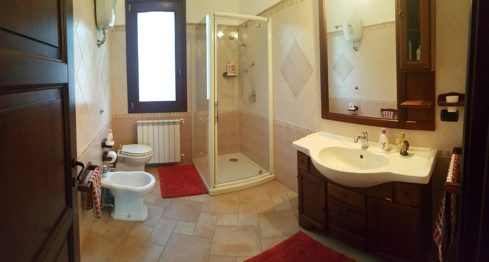 Bathroom 3, Villa nel verde, Carbonia-Iglesias