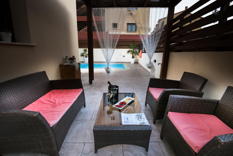 Others 2, Luxury Villa Regina