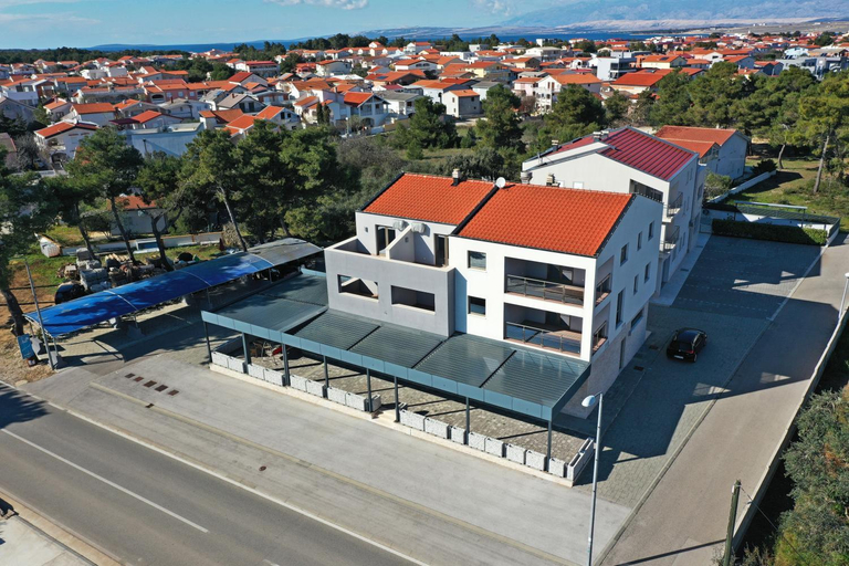 Others 4, APARTMANI PETRA, Vir