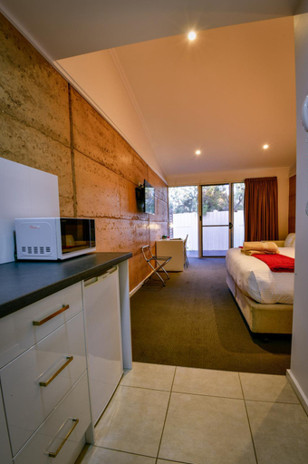 Bedroom 4, Crossroads Ecomotel, Port Augusta