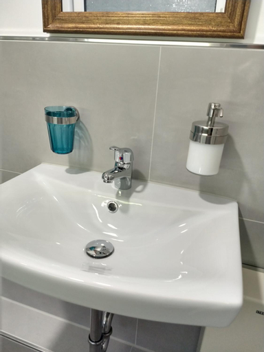 Bathroom 9