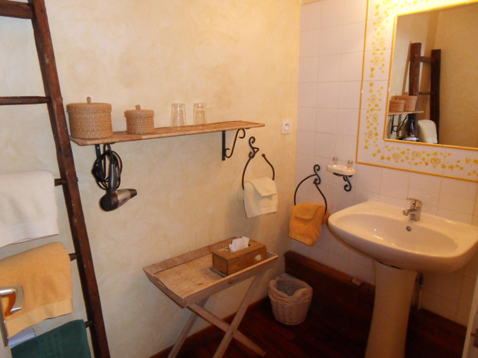 Bathroom 3, L'Estapade des Tourelons, Drôme